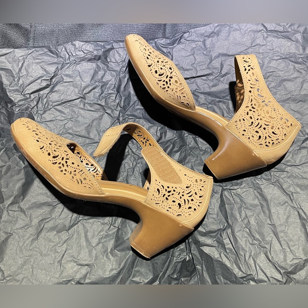 Easy Spirit Heels
